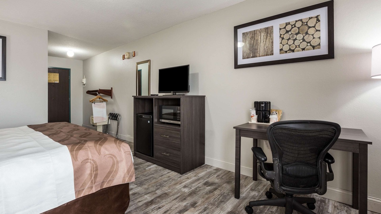 Photo of Bedroom in Clare