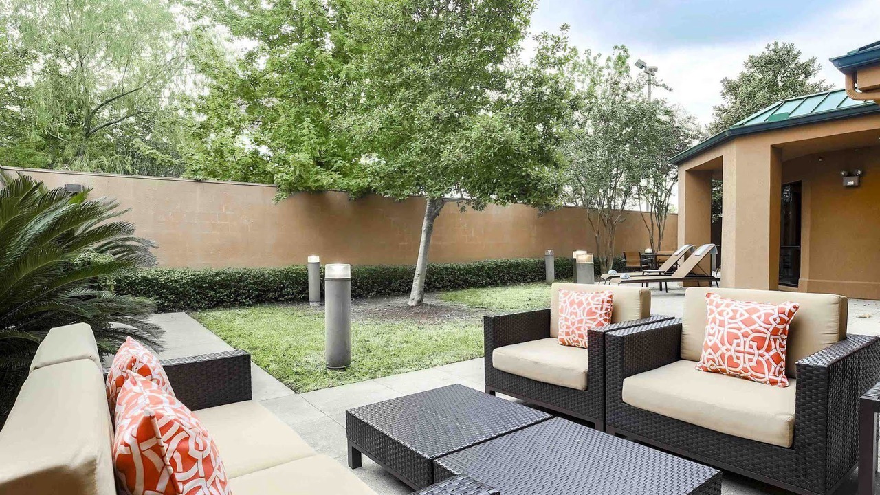 Photo of Patio Balcony in Greater Greenspoint