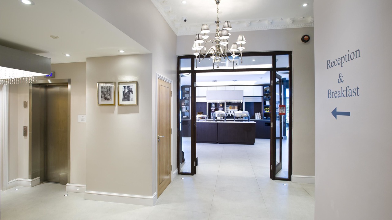 Photo of Others in Chiswick