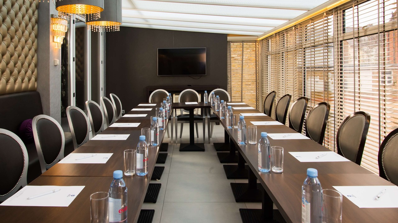 Photo of Others in Chiswick