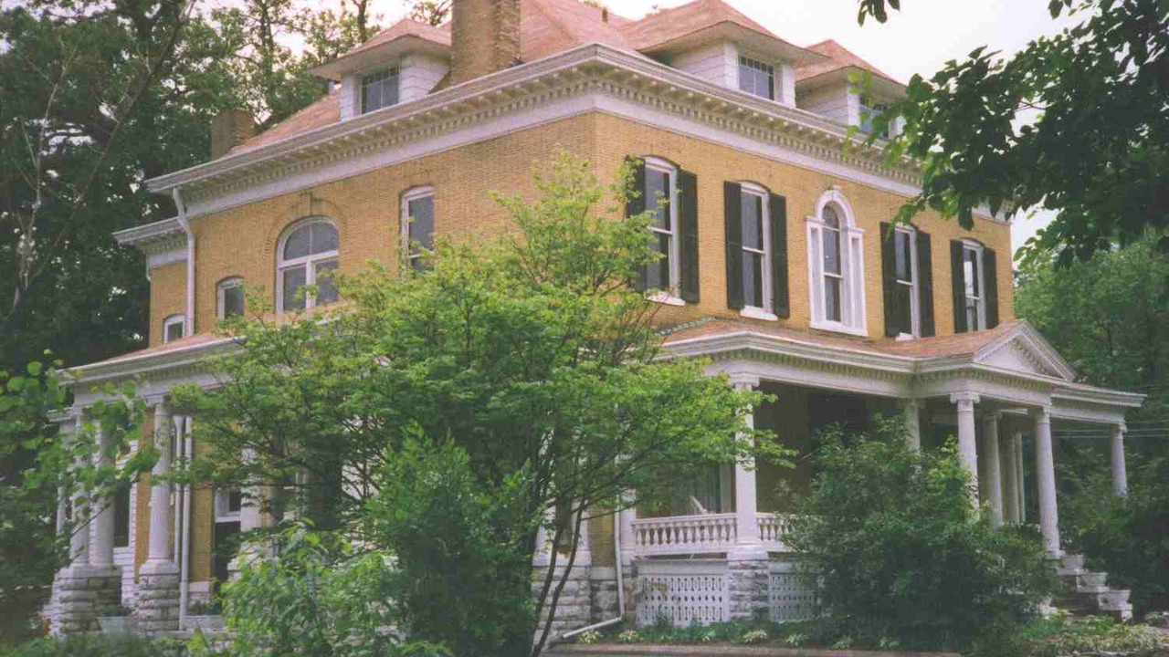 Photo of Buildings in Alton
