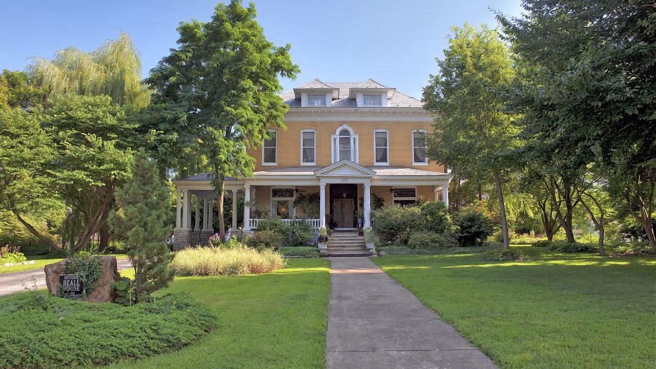 Photo of Outdoor in Alton