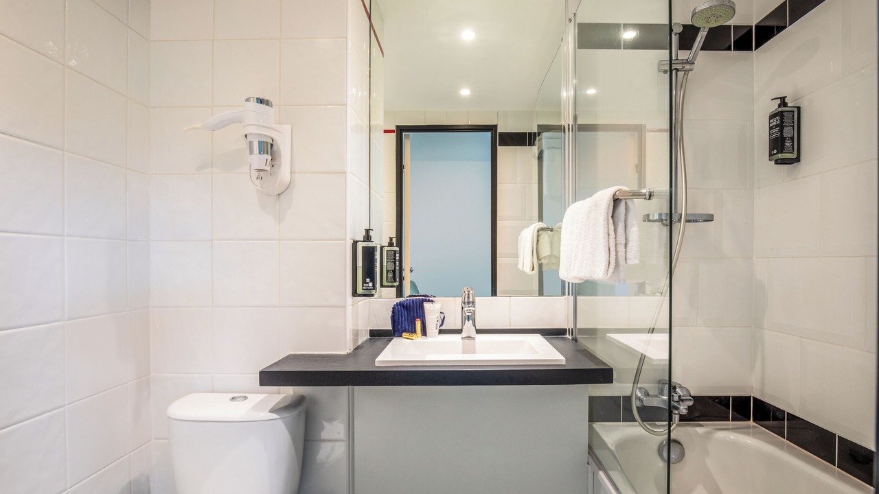 Photo of Bathroom in Barjouville