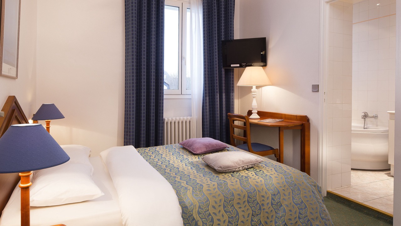 Photo of Bedroom in Deauville City Centre