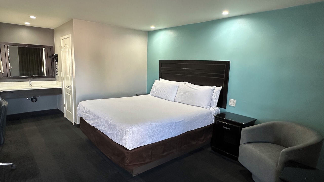 Photo of Bedroom in Oroville