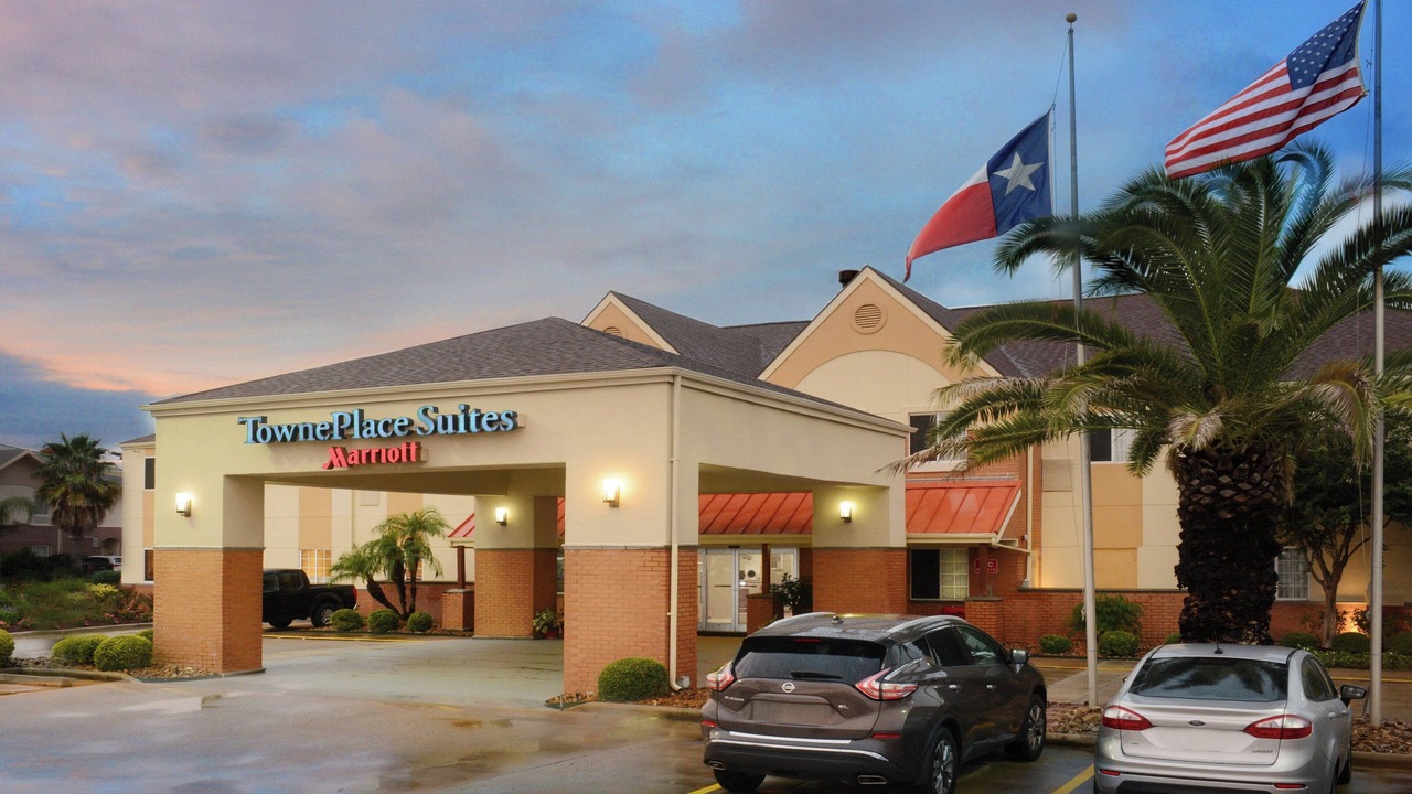 Photo of Others in Clute