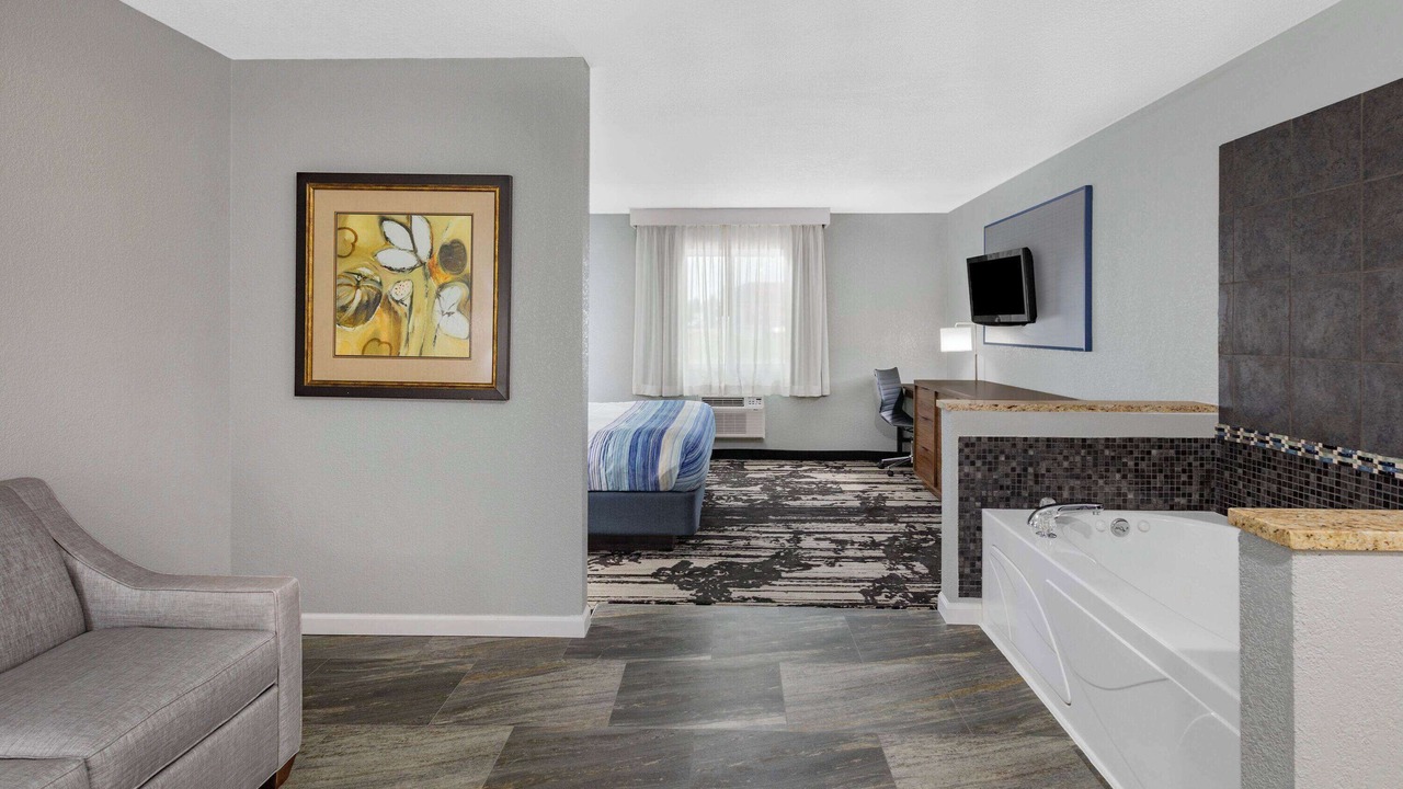Photo of Bedroom in Pella