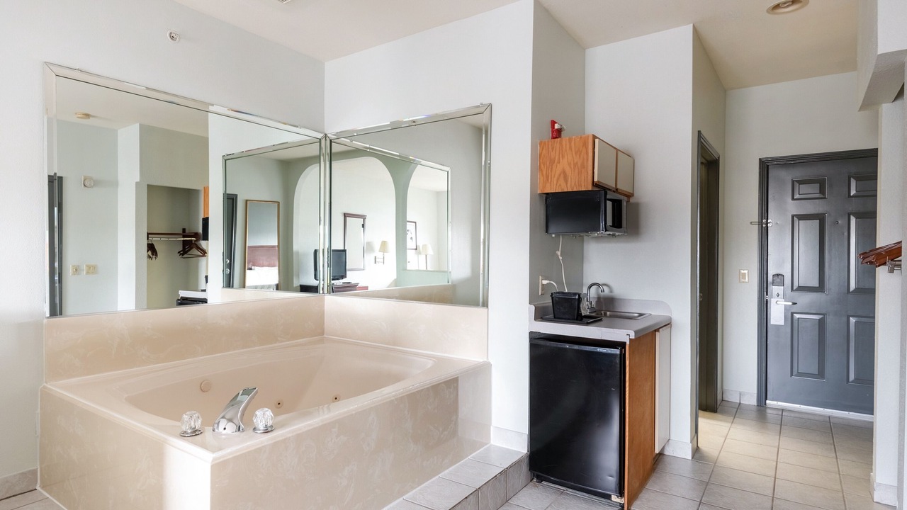 Photo of Kitchen in US 290