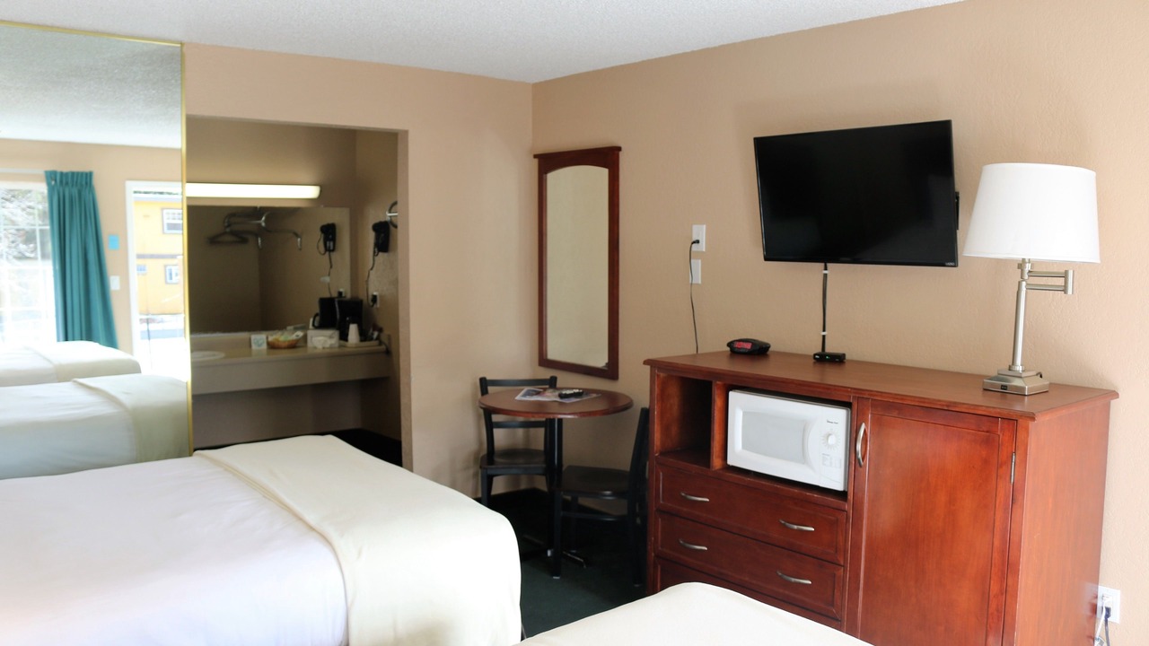 Photo of Bedroom in Lakeside Park