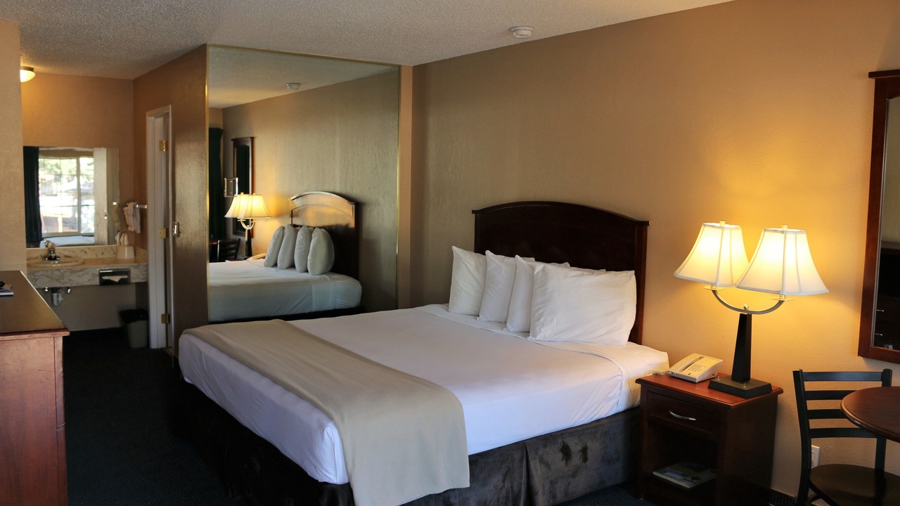 Photo of Bedroom in Lakeside Park