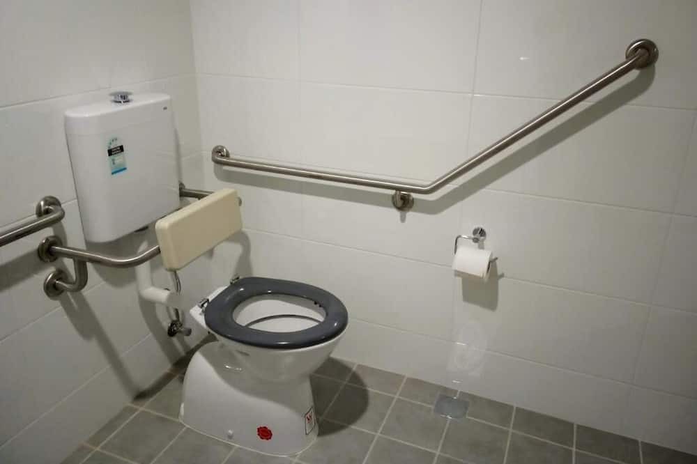 Photo of Bathroom in Central Mudgee