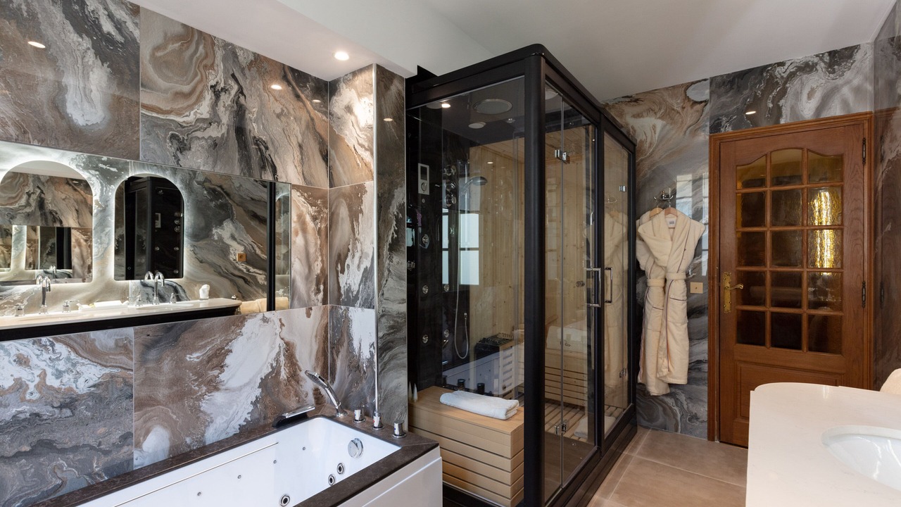 Photo of Bedroom in Beaune City Centre