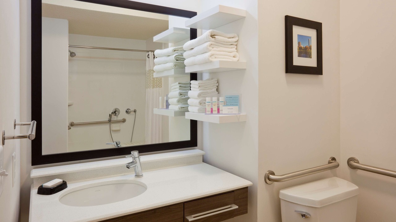 Photo of Bathroom in Maple Grove