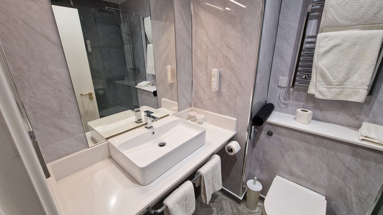 Photo of Others in Ford