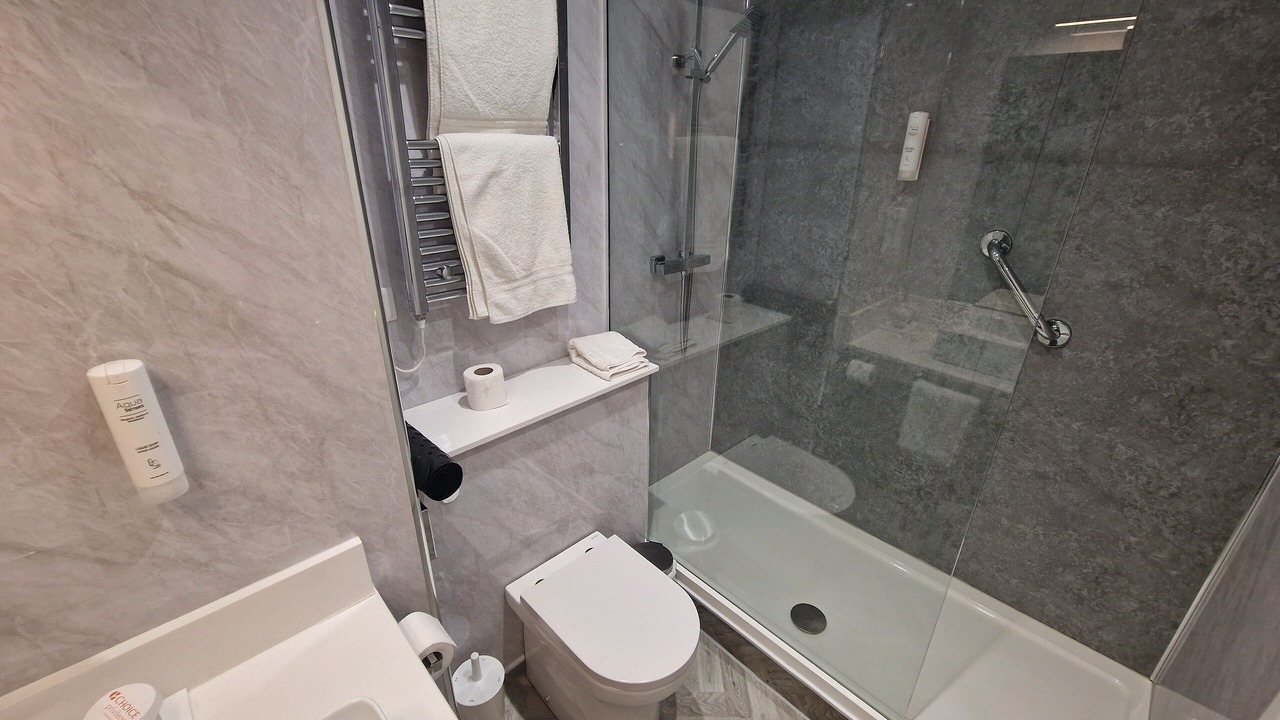 Photo of Others in Ford