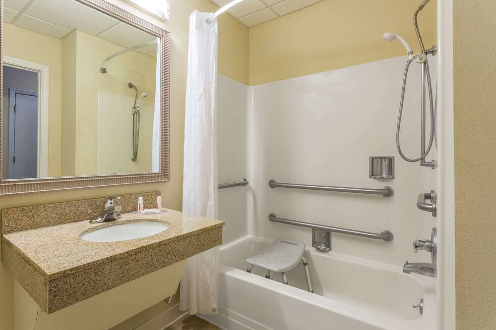 Photo of Bathroom in Cornelia