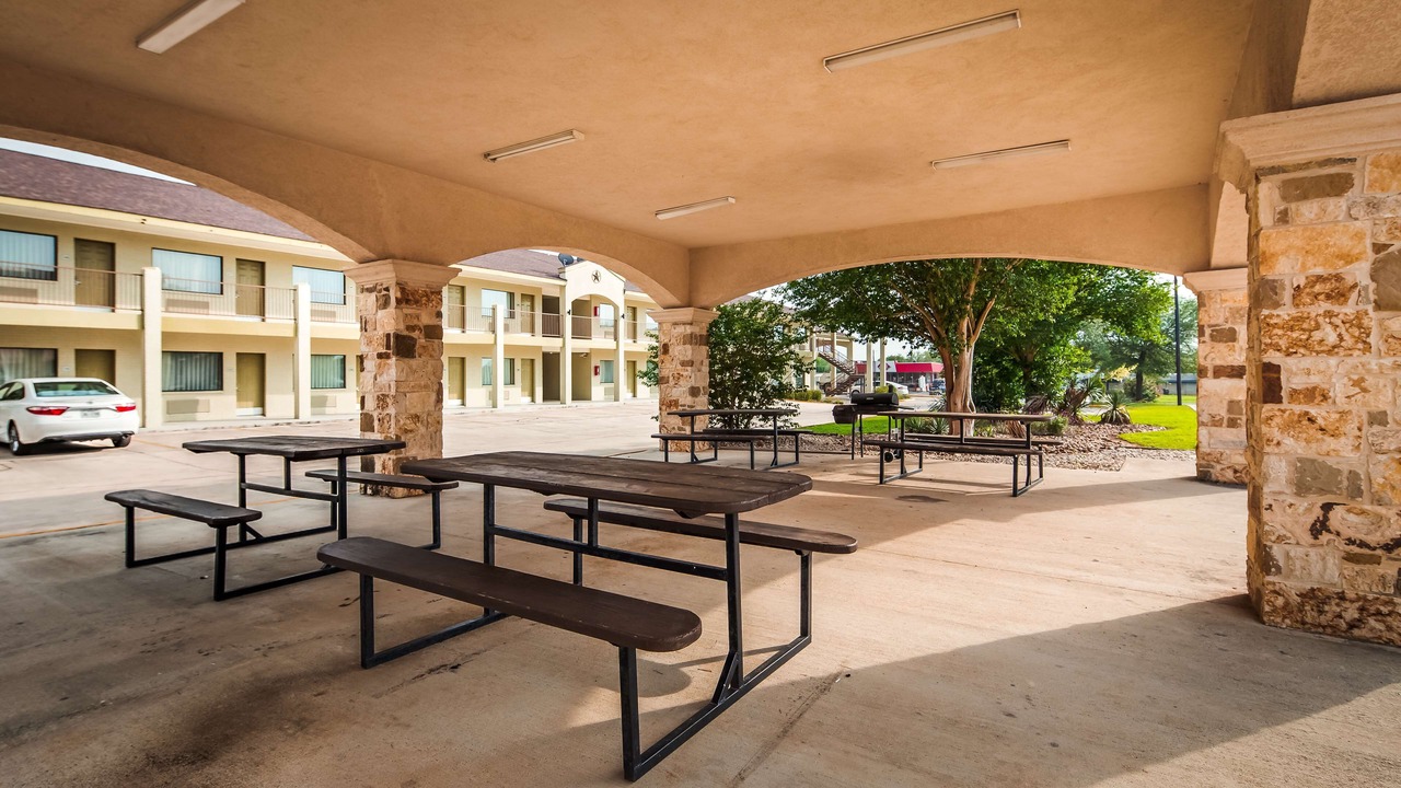 Photo of Outdoor in Floresville