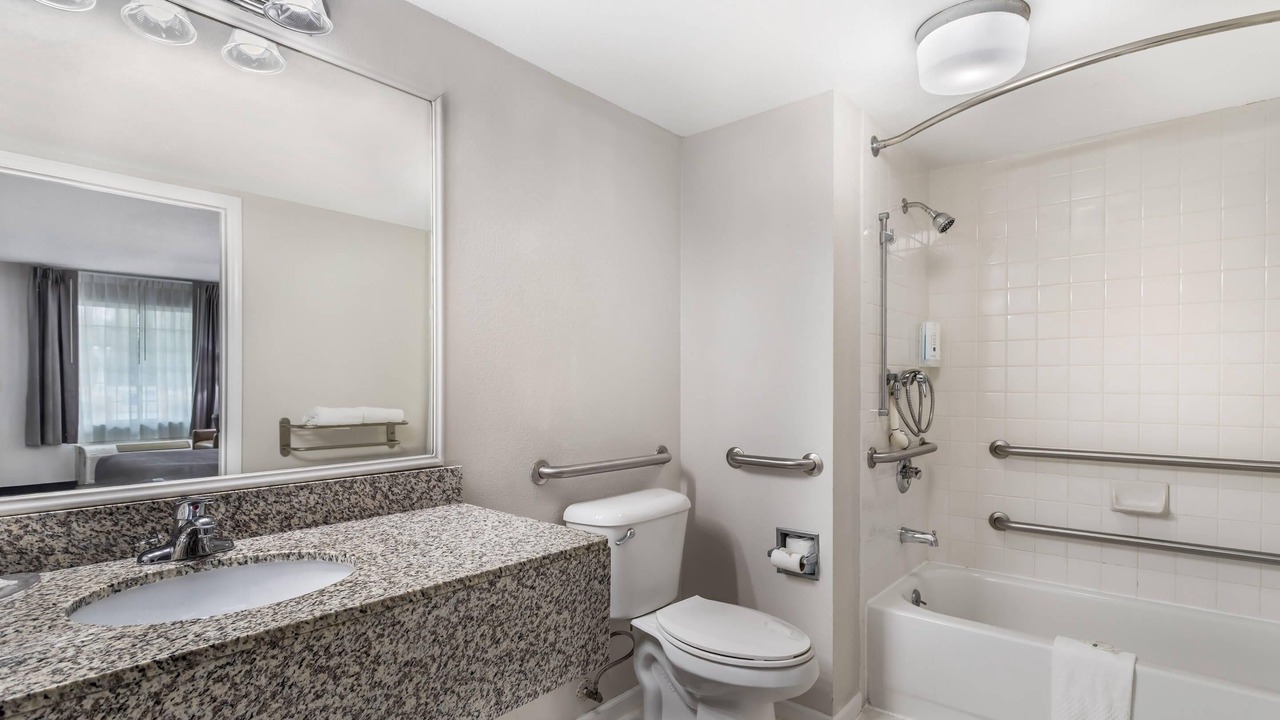 Photo of Bedroom in Andrews