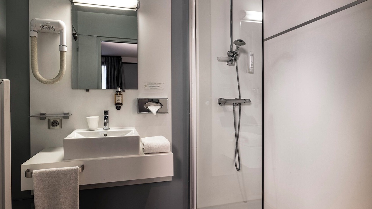 Photo of Bathroom in Decre-Cathedrale