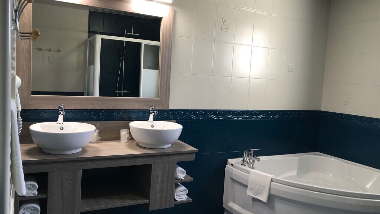 Photo of Others in Le Val-Saint-Pere