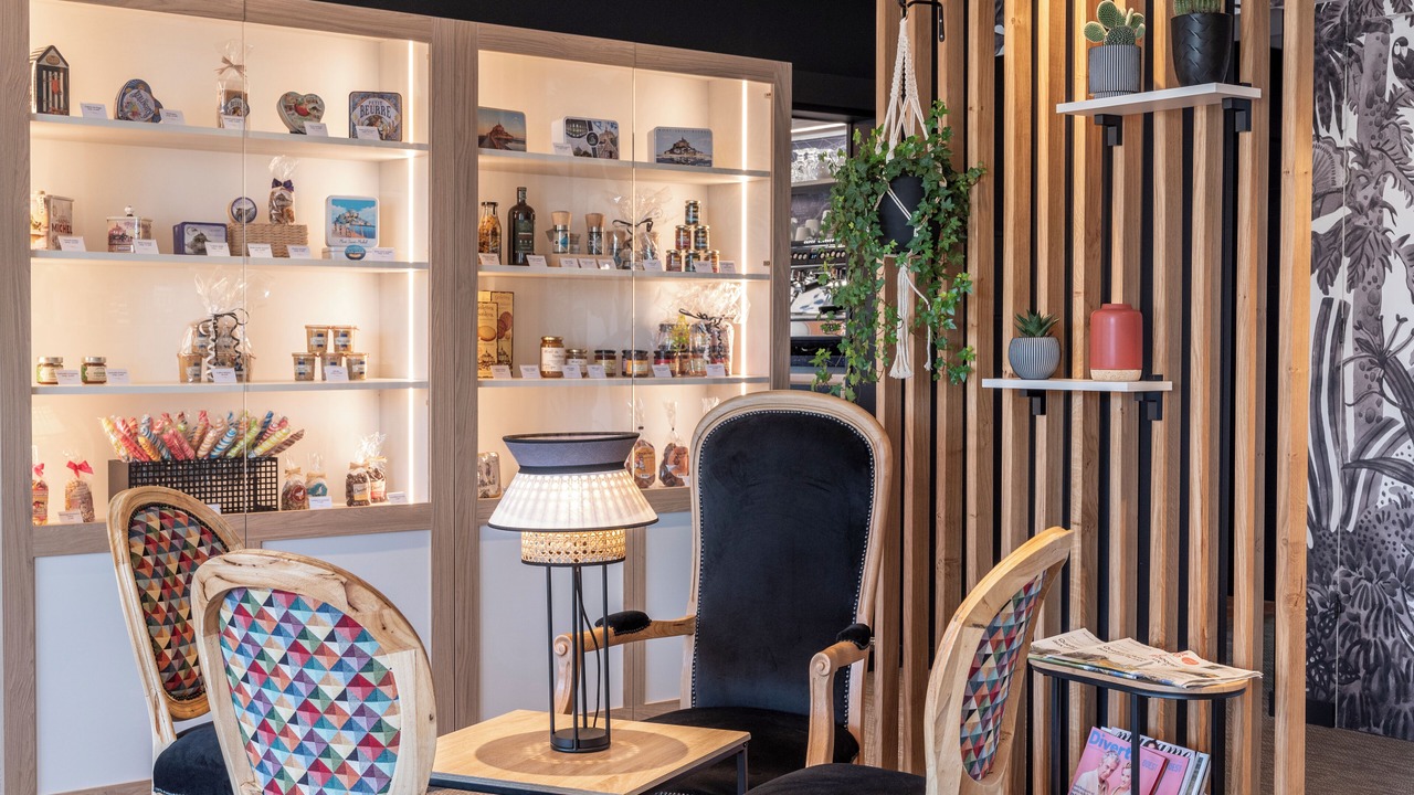 Photo of Others in Le Val-Saint-Pere