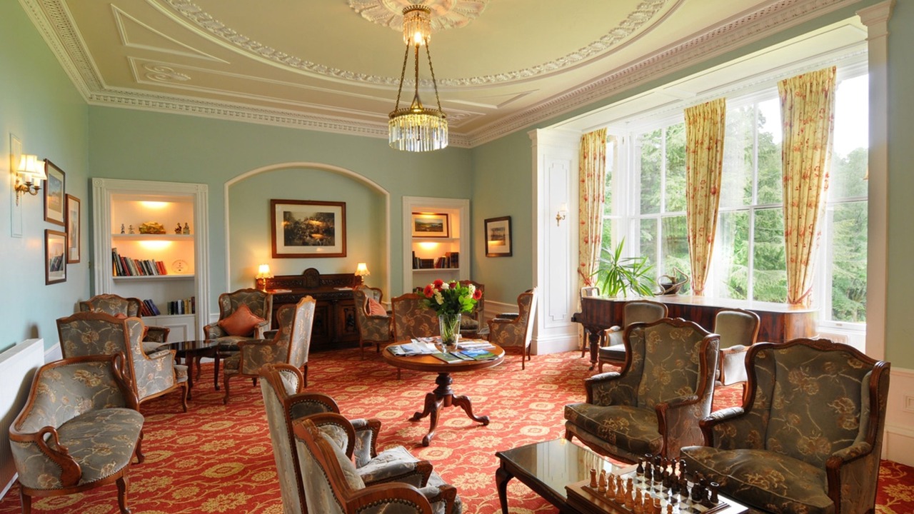 Photo of Others in Contin