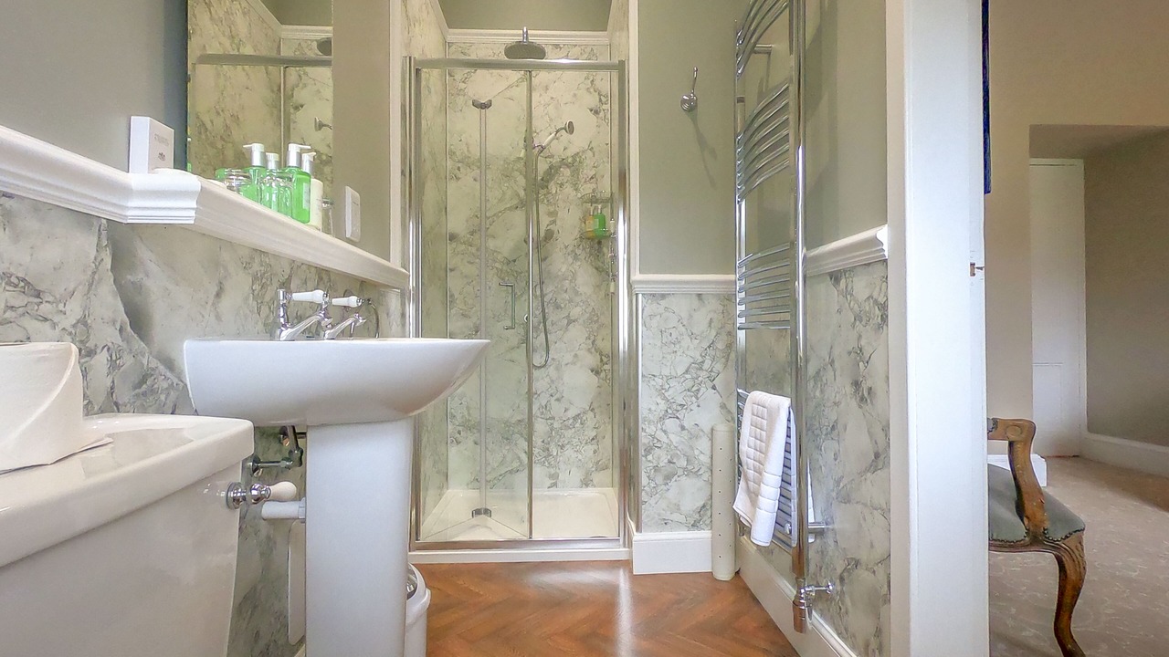 Photo of Others in Contin