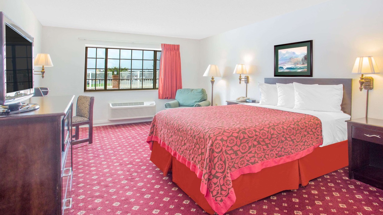 Photo of Bedroom in Lake Village