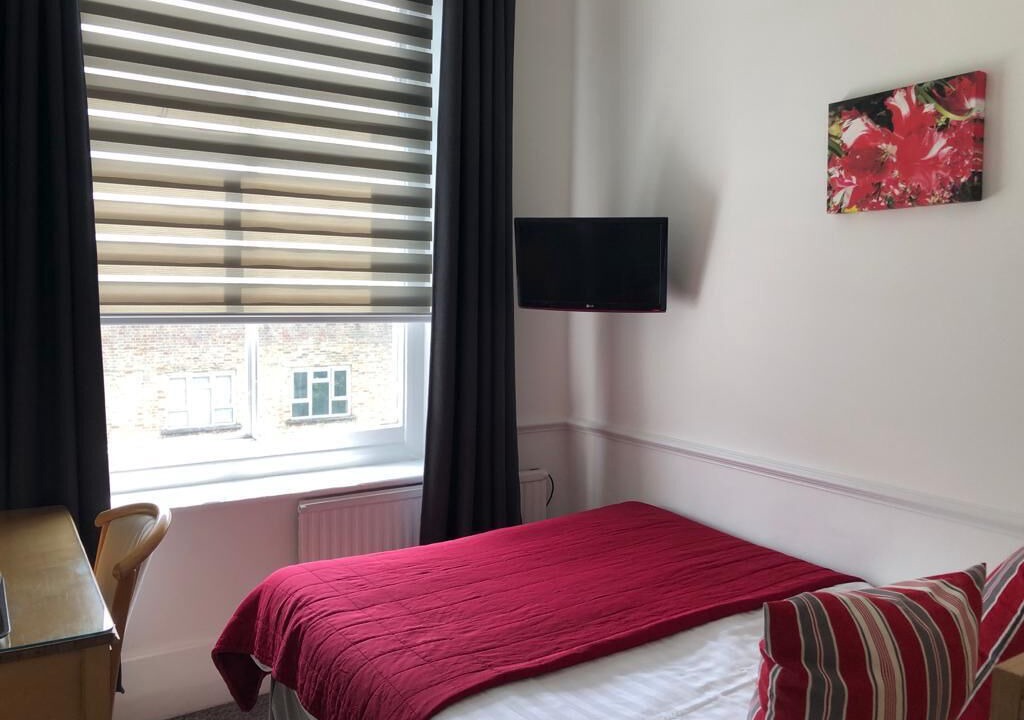 Photo of Bedroom in Earl's Court