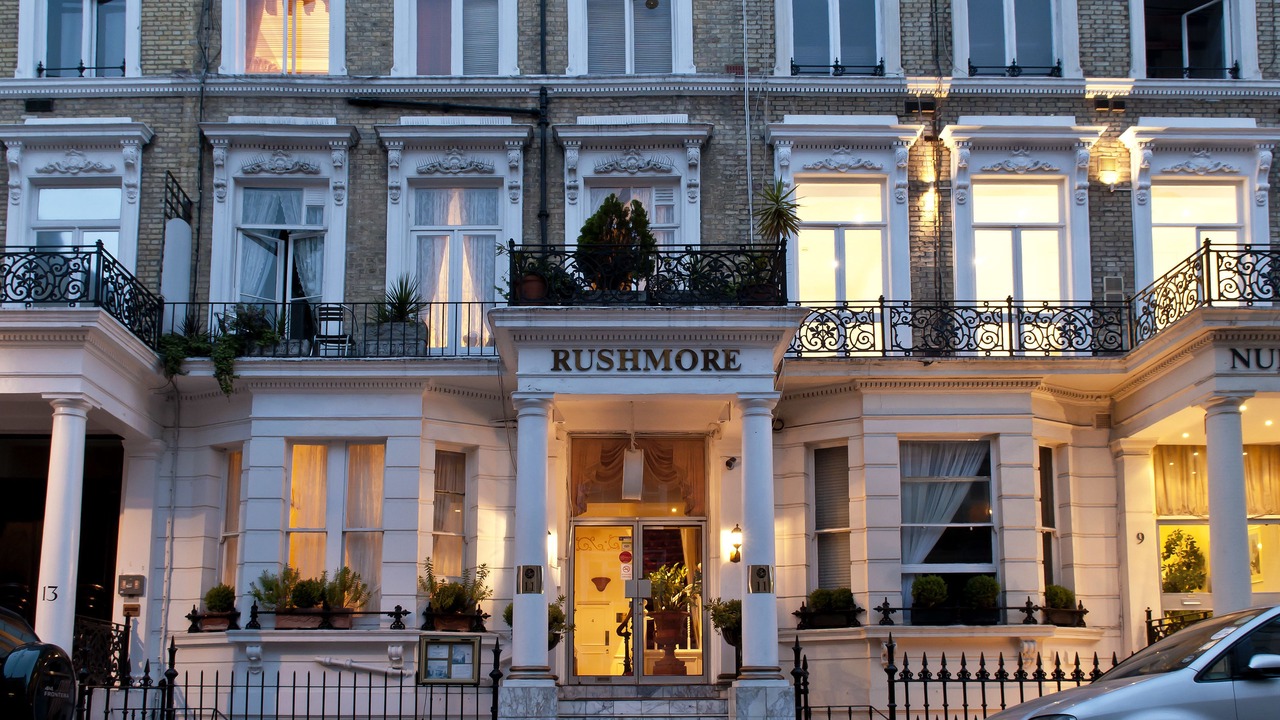 Photo of Others in Earl's Court