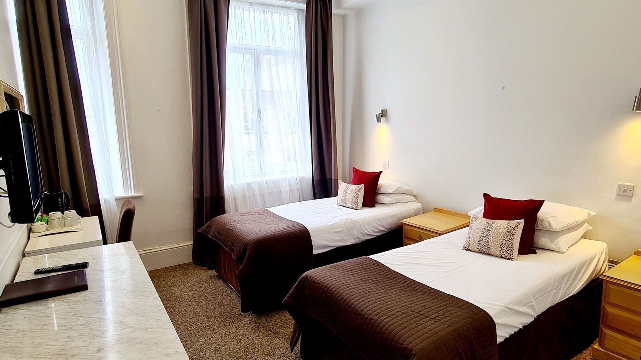 Photo of Bedroom in Earl's Court