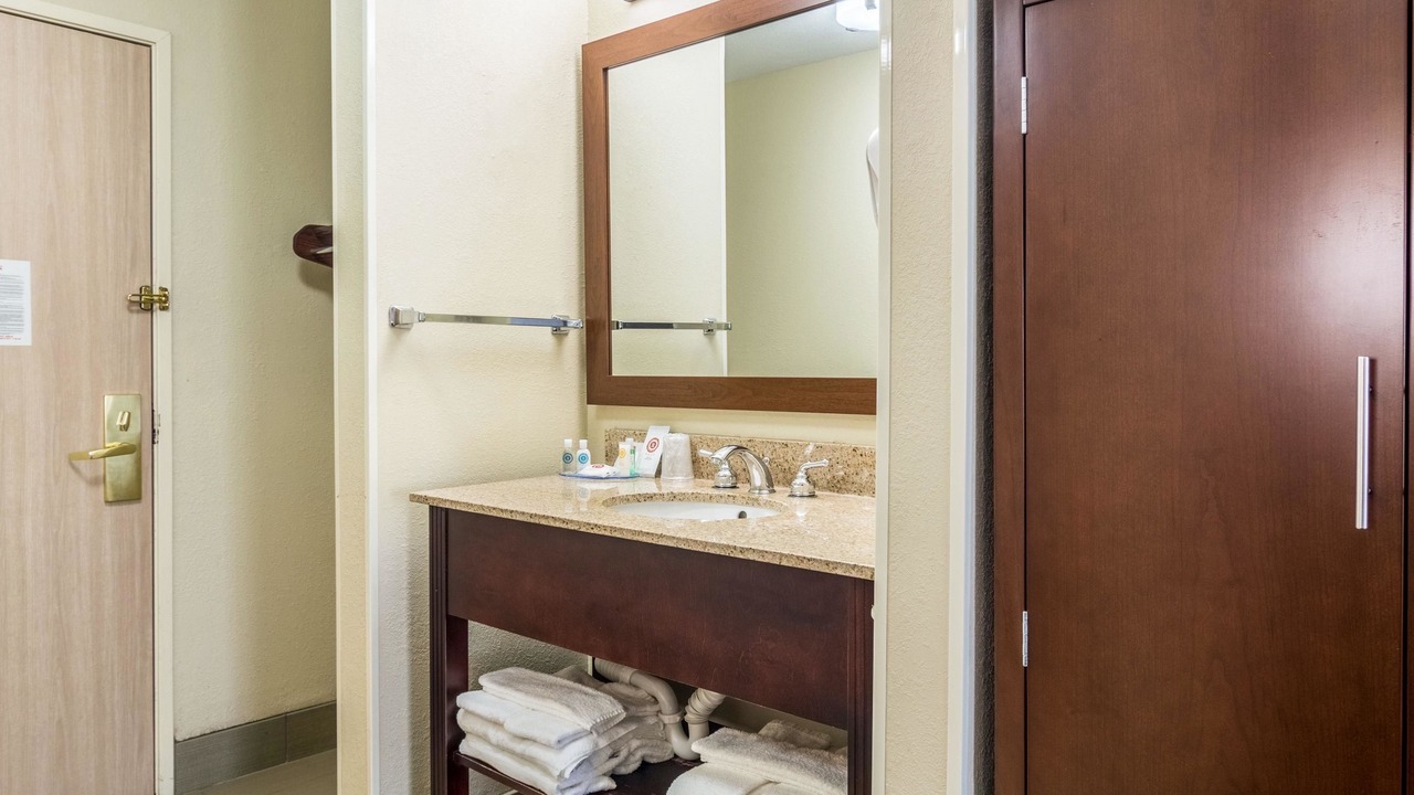 Photo of Bathroom in Hannibal