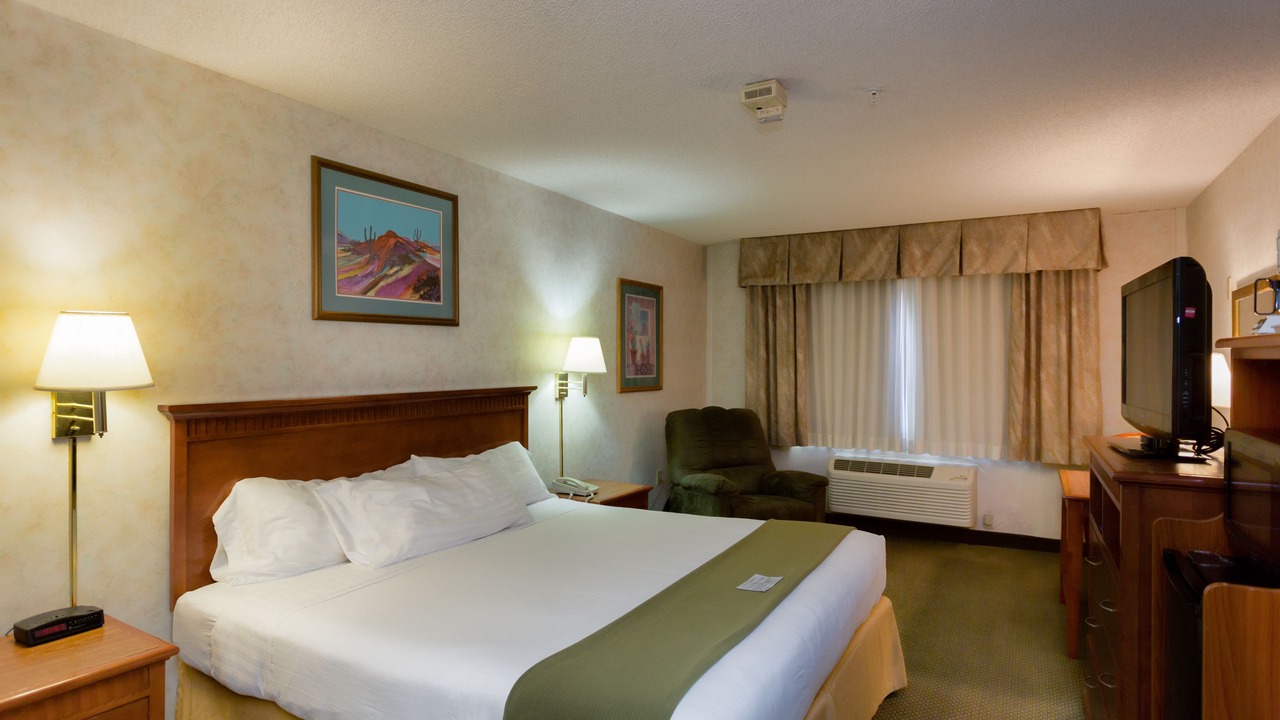 Photo of Bedroom in Green Valley