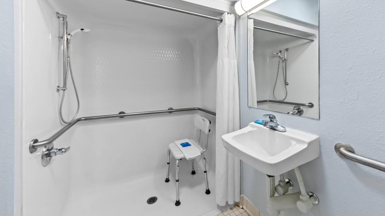 Photo of Bedroom in Blue Ash