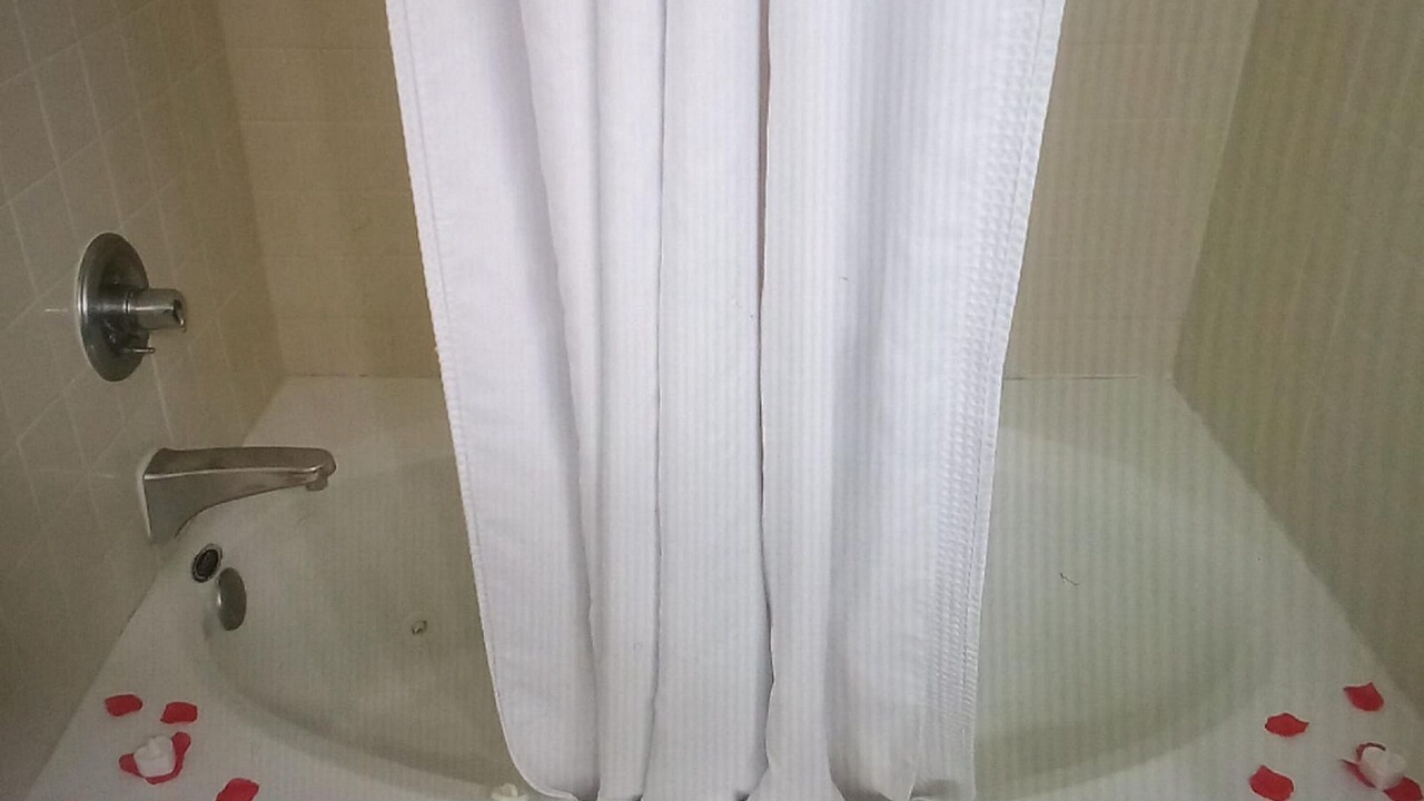 Photo of Bathroom in Outlook