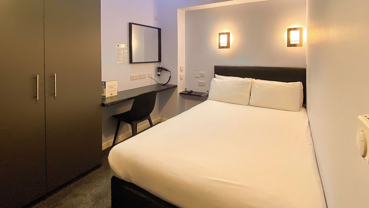 Photo of Bedroom in Reading