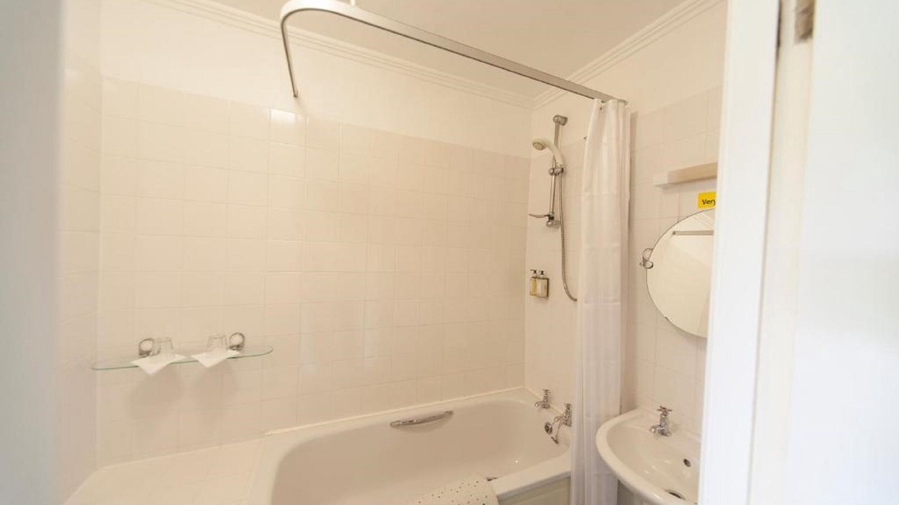 Photo of Bathroom in Ilam