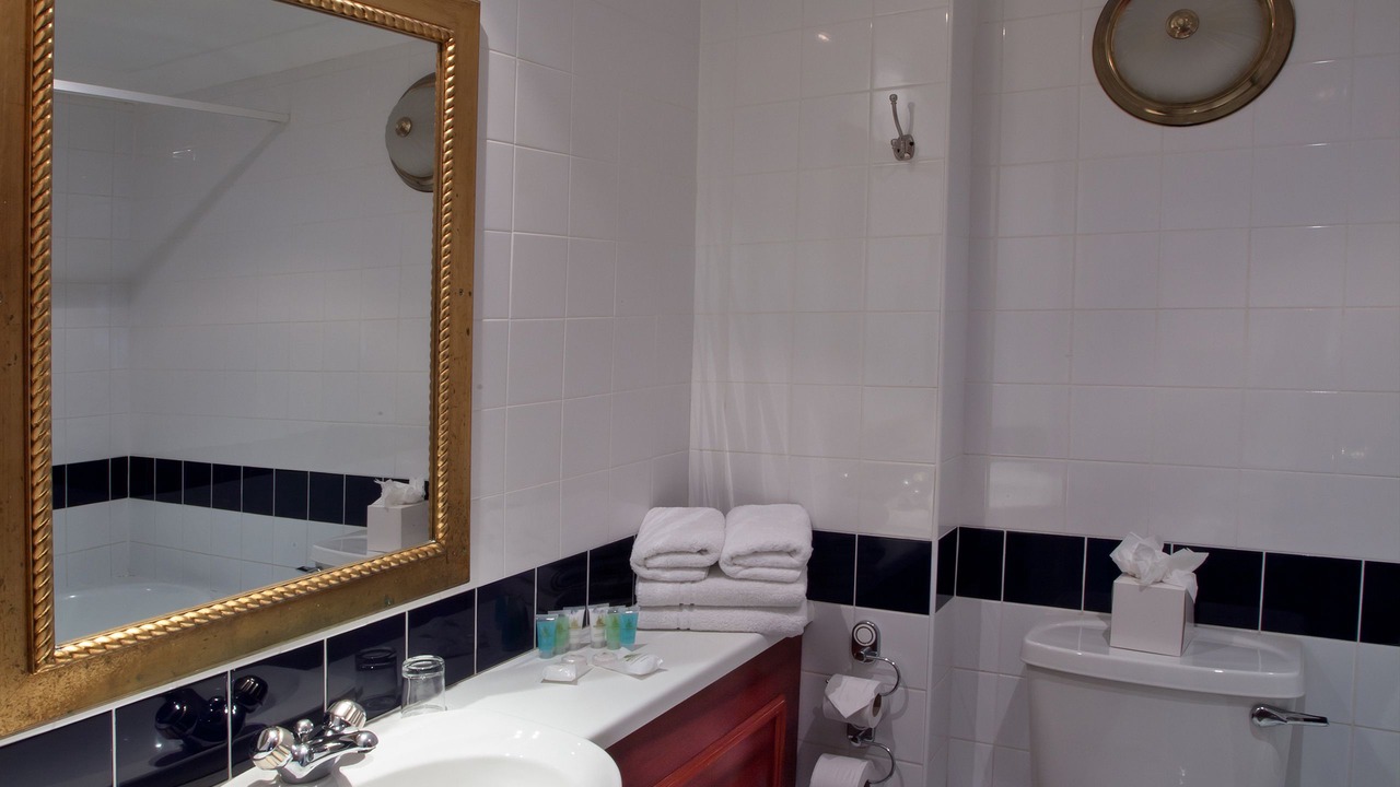 Photo of Bathroom in Keresley
