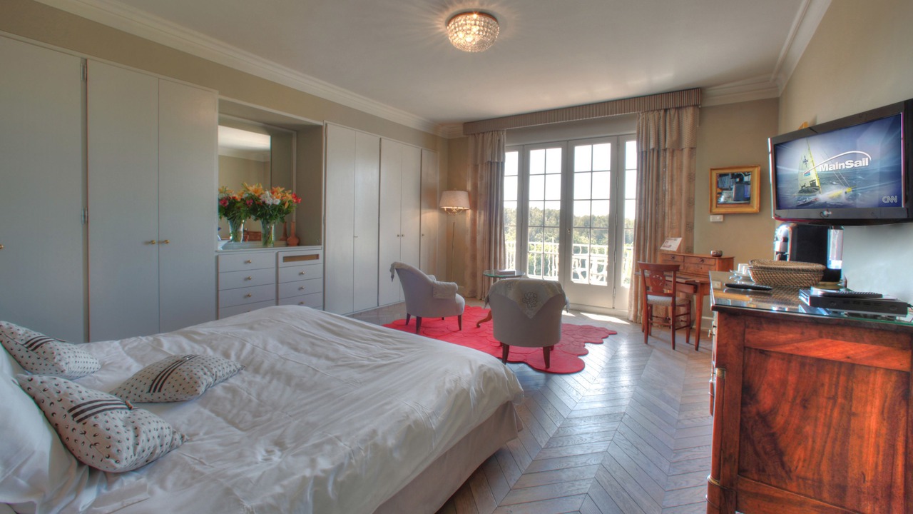 Photo of Bedroom in Noves