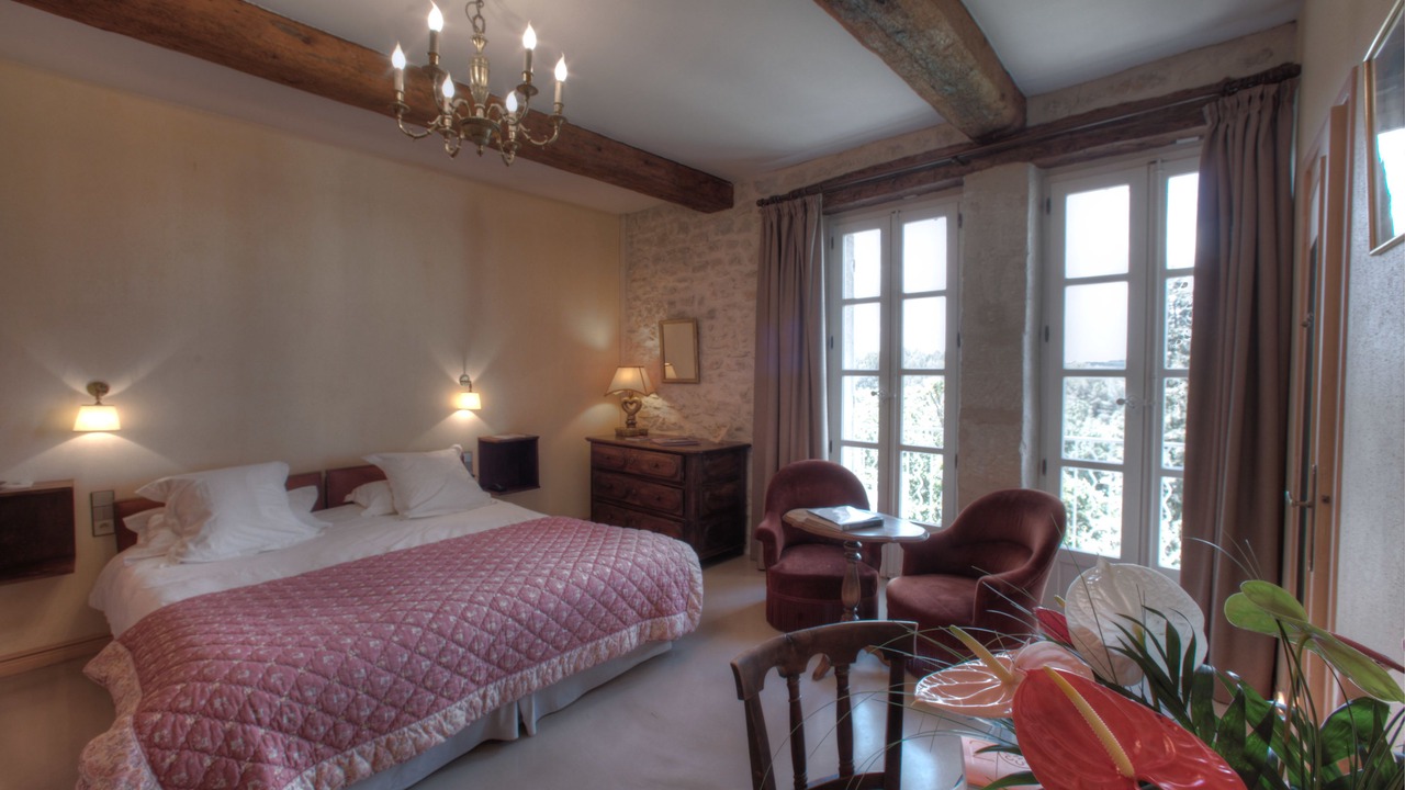 Photo of Bedroom in Noves