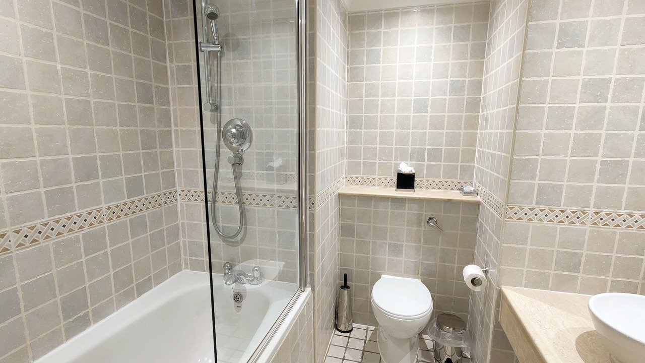 Photo of Bathroom in Castle Donington