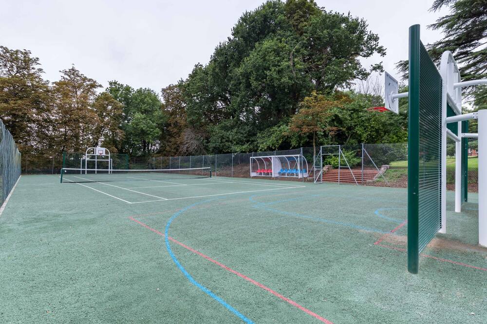 Photo of Others in Cobham