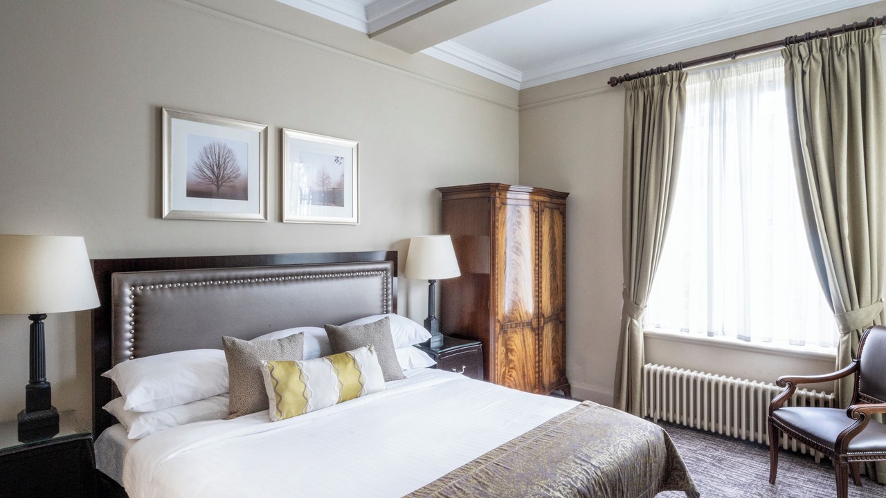 Photo of Bedroom in Cobham