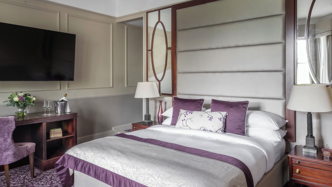 Photo of Bedroom in Cobham