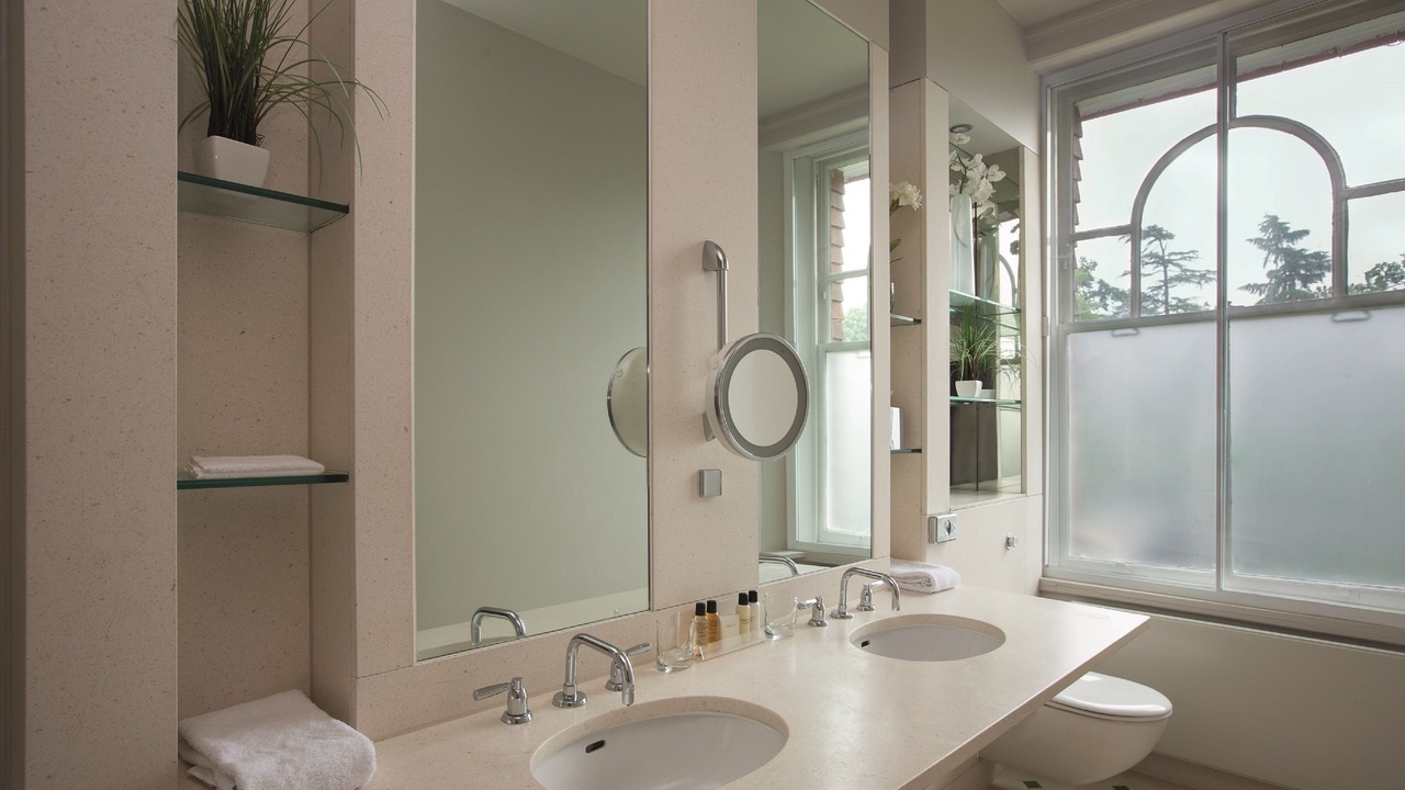 Photo of Bedroom in Cobham