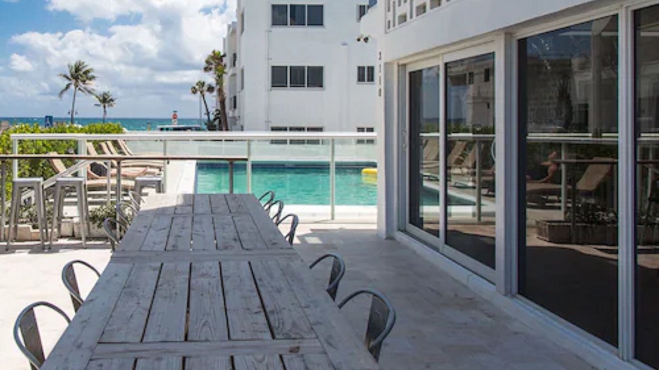 Photo of Patio Balcony in Central Beach