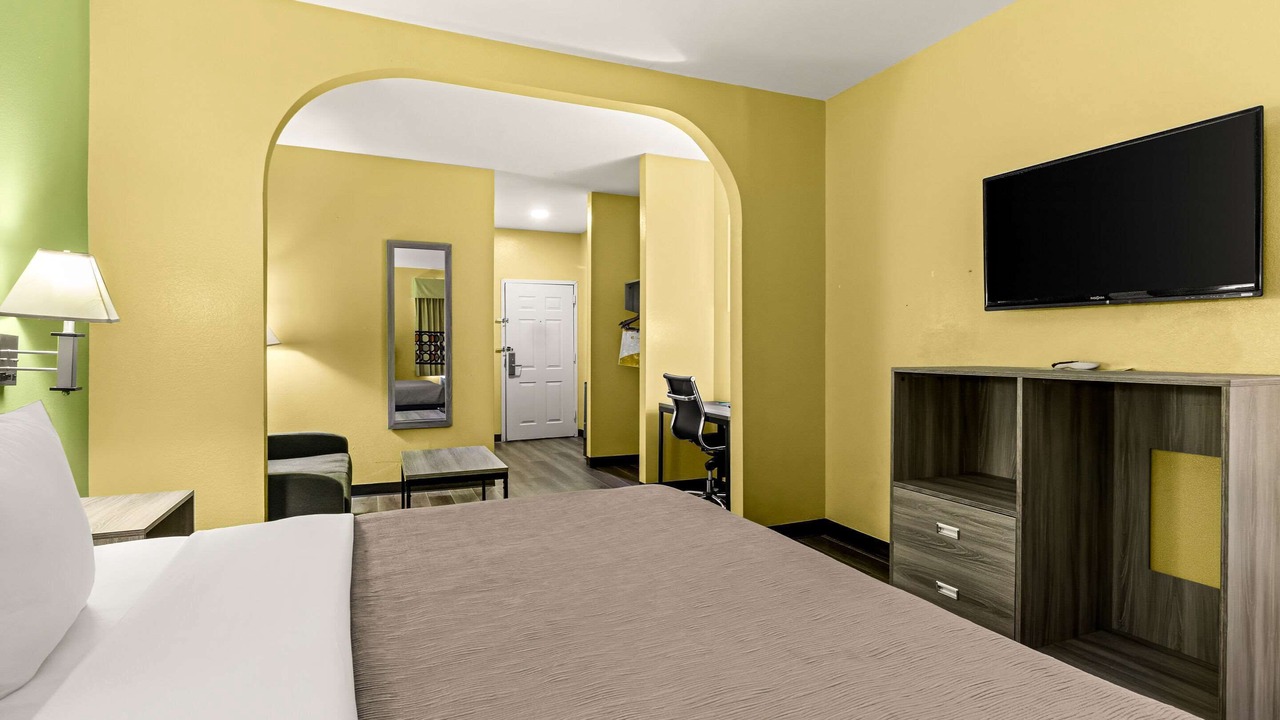 Photo of Bedroom in Bay City