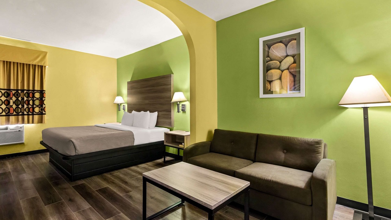 Photo of Bedroom in Bay City