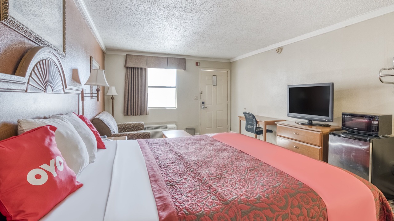 Photo of Bedroom in Pineville