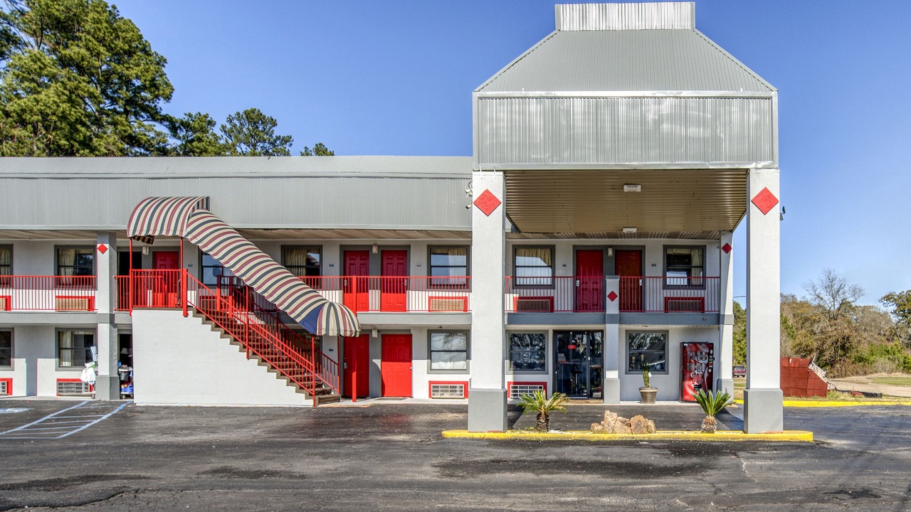 Photo of Outdoor in Pineville